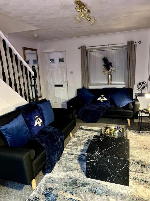 Beautiful House Off-Road Free Parking Villa Farnworth Buitenkant foto